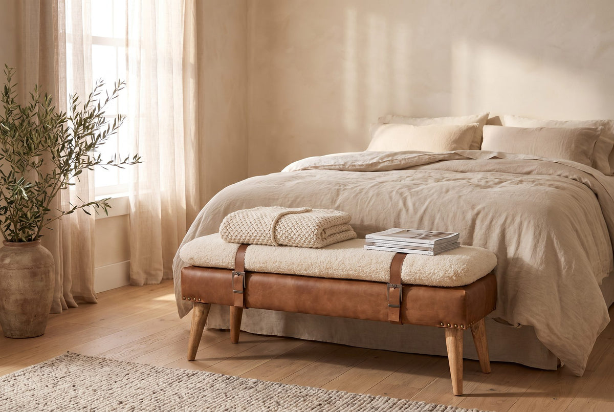 Banc bouclette et cuir de buffle à sangles en bois massif – Naturel – mise en situation