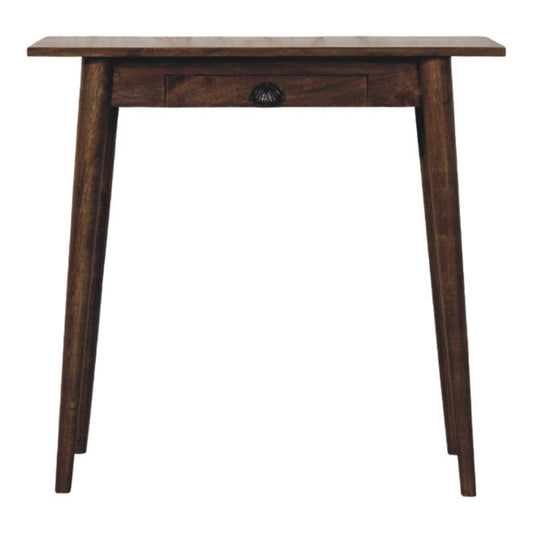 Bureau scandinave en manguier massif gris doux, pieds fuselés et tiroir à poignée coquille vintage