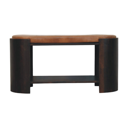 Banc à chaussures en manguier massif teinte moka, flancs galbés, assise en cuir et base ouverte
