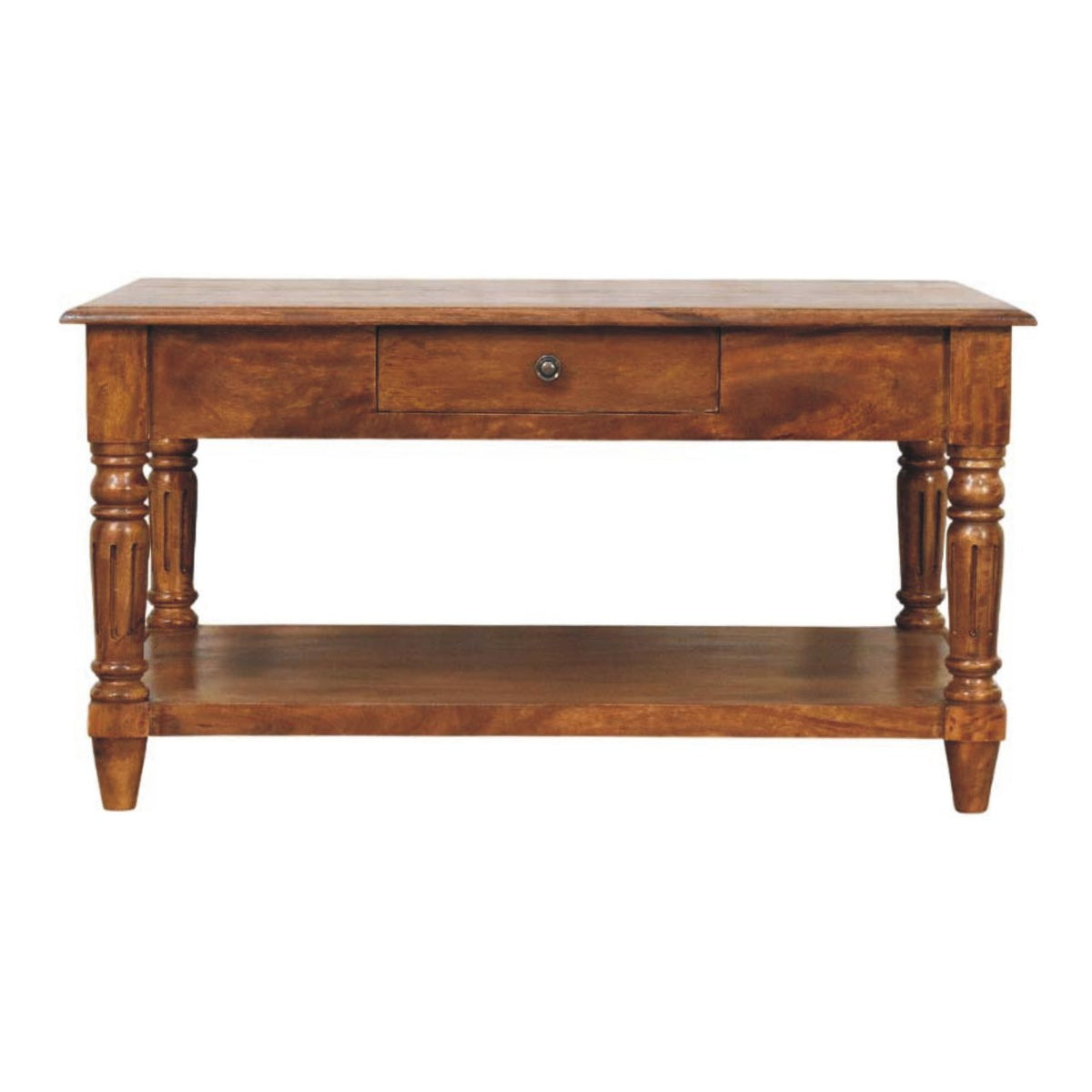 Table basse en manguier massif teinte châtaigne, pieds tournés, 2 tiroirs à bouton laiton et étagère basse