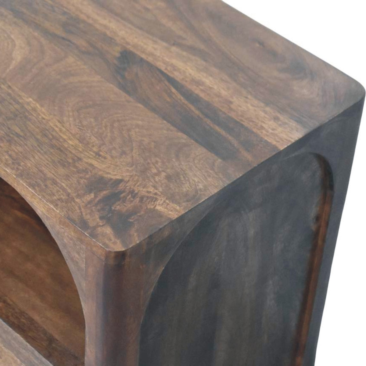 Table de chevet à arche ajourée en manguier massif – Amande grillée – vue 5