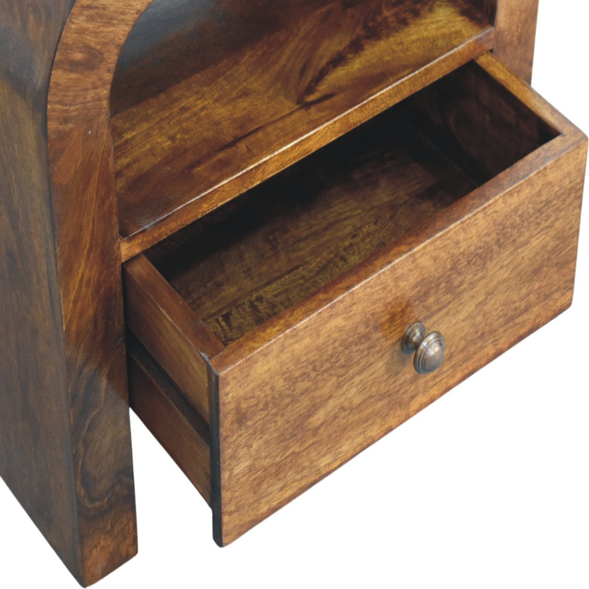 Table de chevet galbée à étagère en manguier massif – Châtaigne – vue 5
