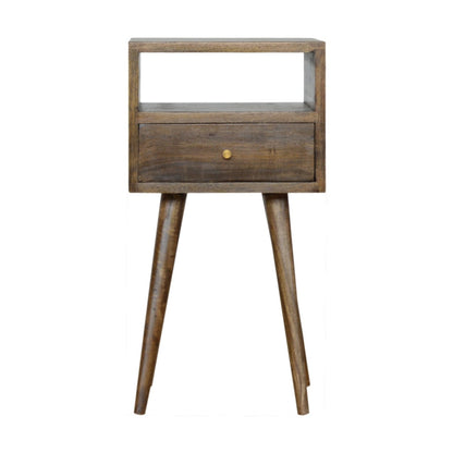 Table de chevet mini en manguier massif teinte grise délavée, tiroir, étagère et 4 pieds scandinaves